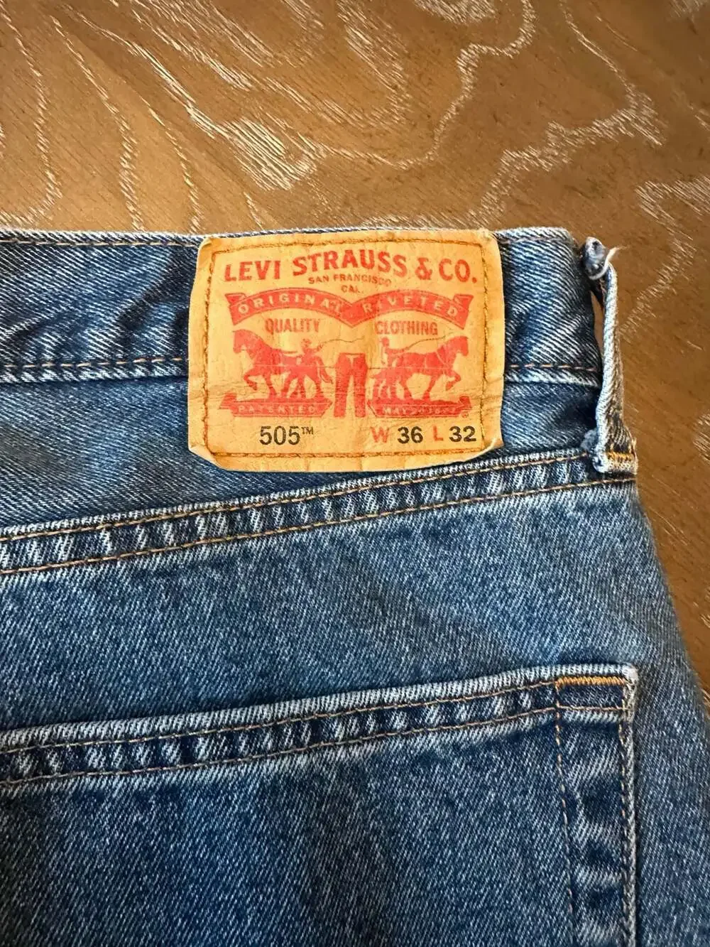 Levi's 505 Original Fit Straight Leg Denim Jeans Men's 36x32 Light Wash